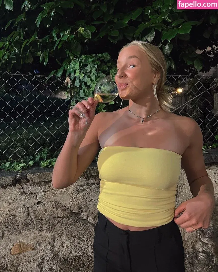 Caroline Kupka Onlyfans Photo Gallery 