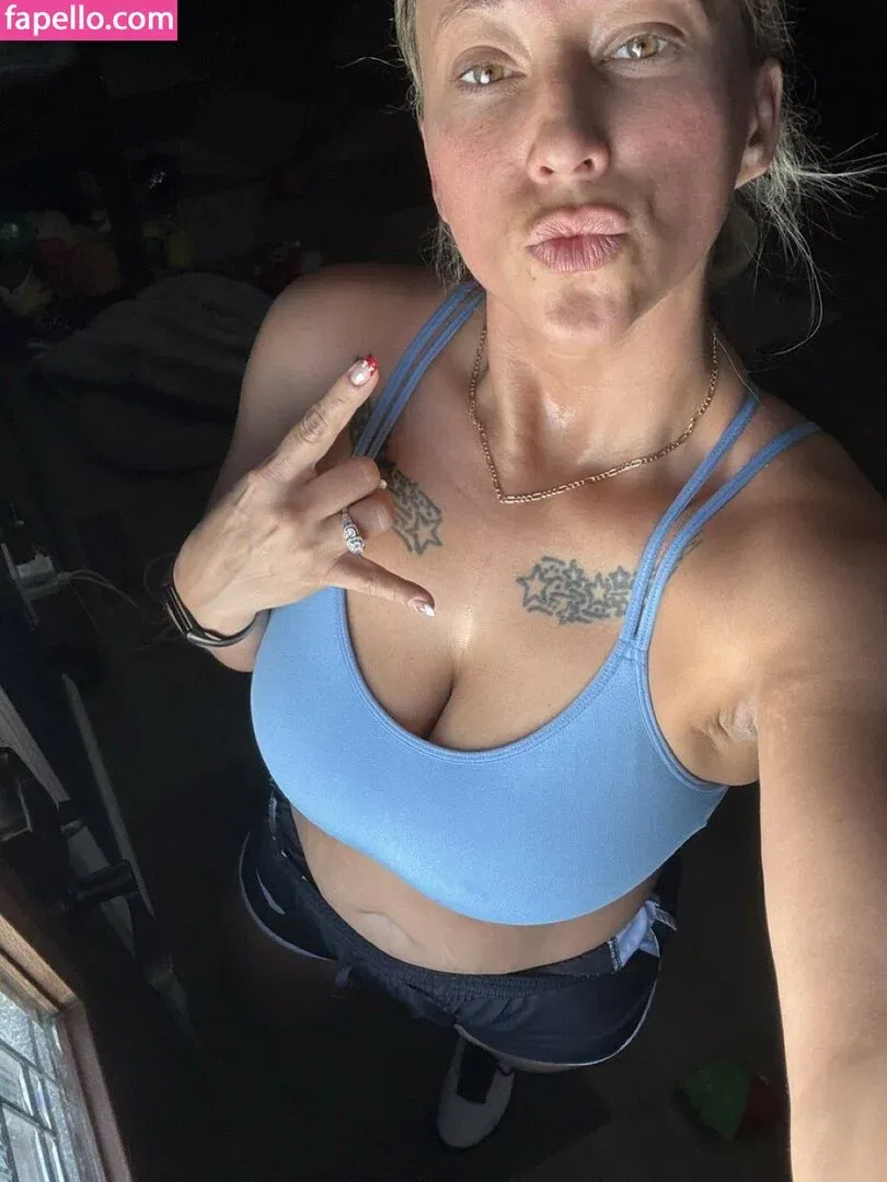 bigtitsmcgee612 Onlyfans Photo Gallery 