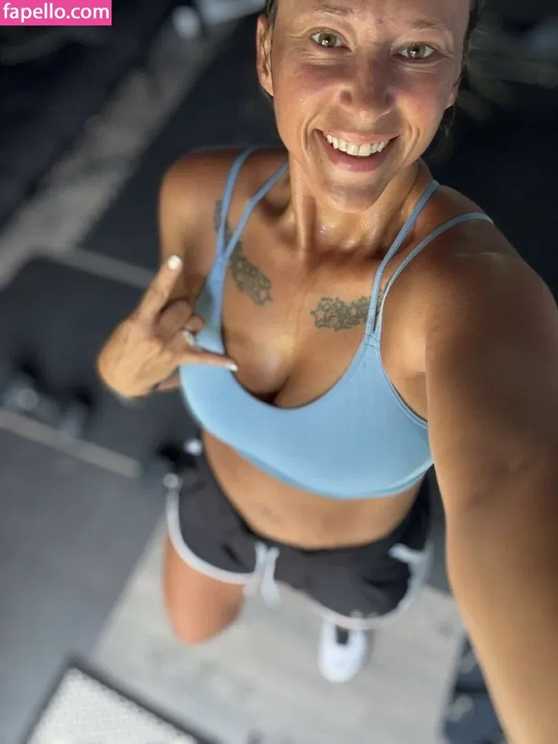 bigtitsmcgee612 Onlyfans Photo Gallery 