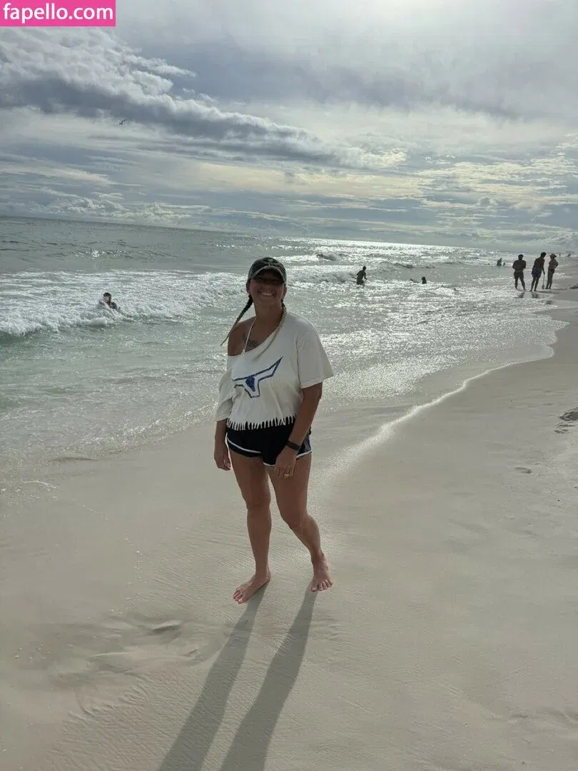 bigtitsmcgee612 Onlyfans Photo Gallery 