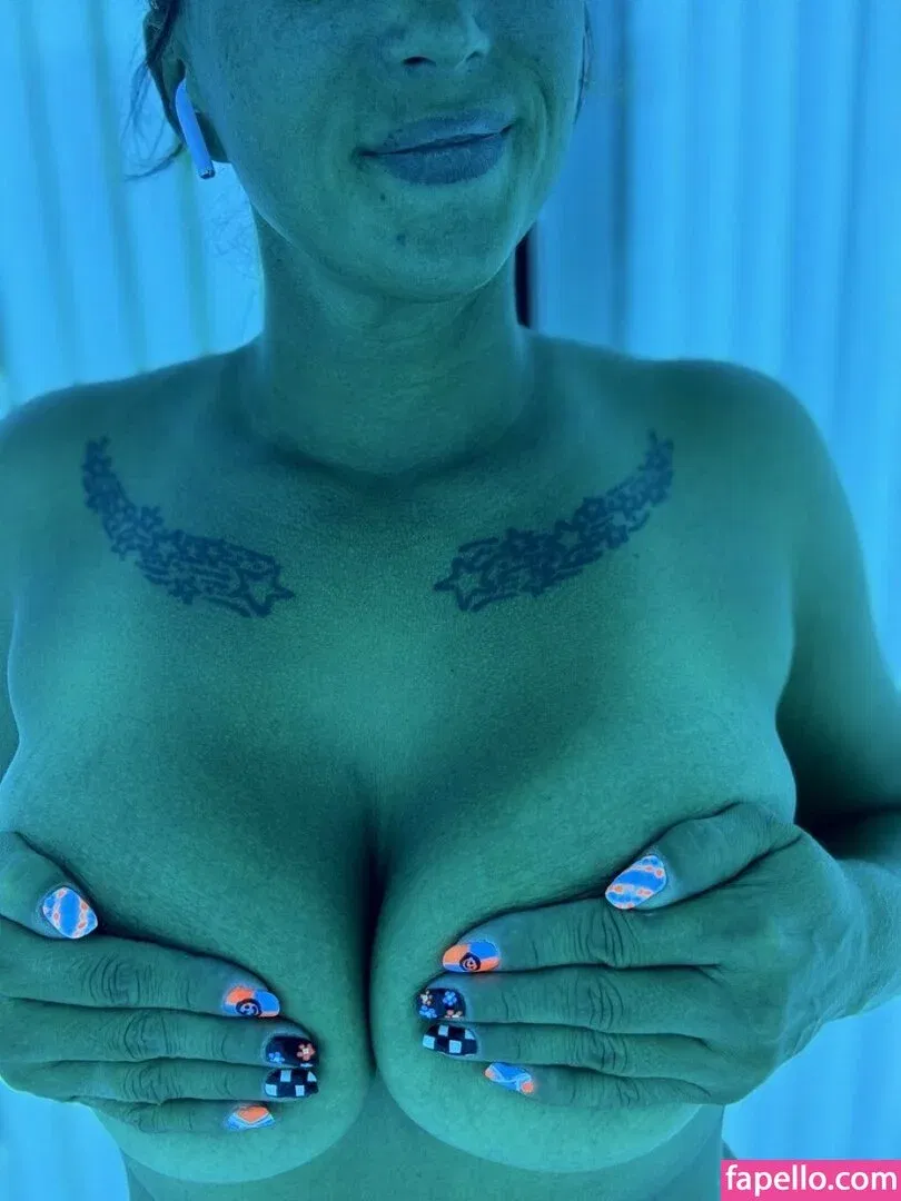 bigtitsmcgee612 Onlyfans Photo Gallery 