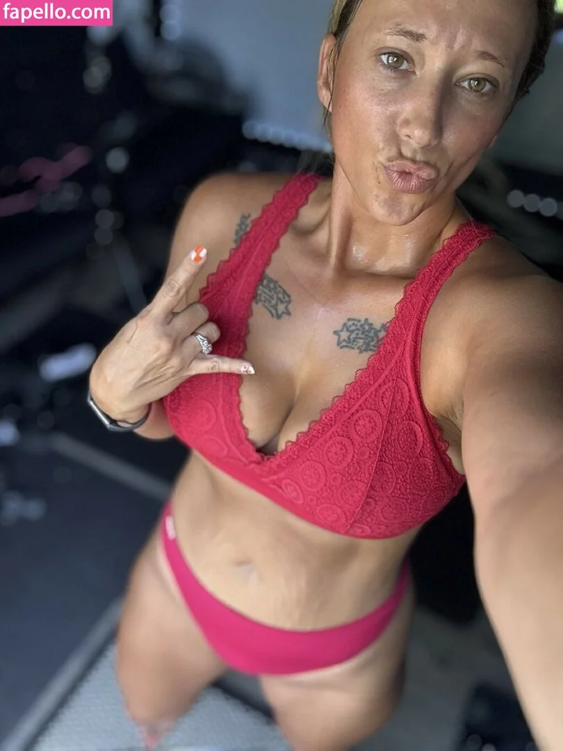 bigtitsmcgee612 Onlyfans Photo Gallery 