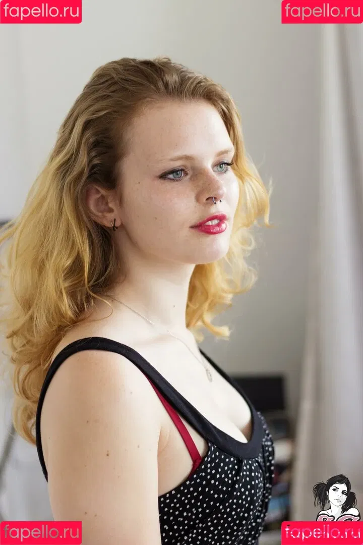 Elenae SG Onlyfans Photo Gallery 