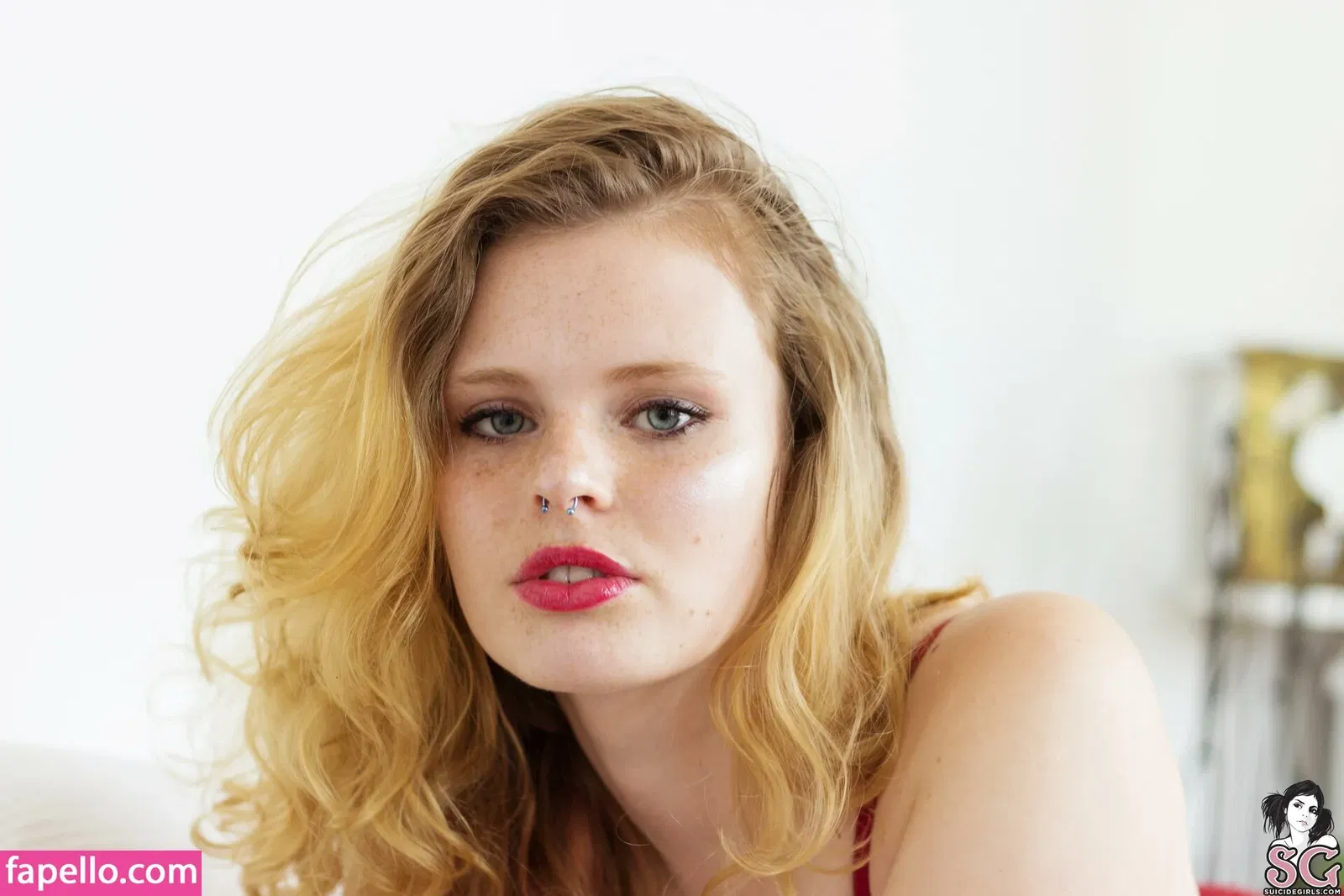 Elenae SG Onlyfans Photo Gallery 