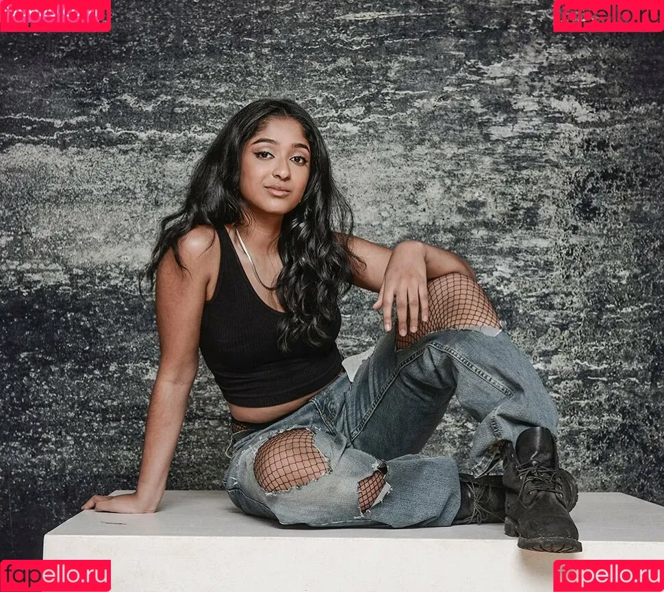 Maitreyi Ramakrishnan Onlyfans Photo Gallery 