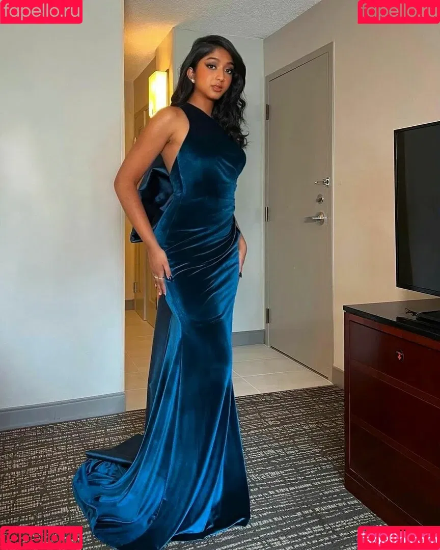 Maitreyi Ramakrishnan Onlyfans Photo Gallery 