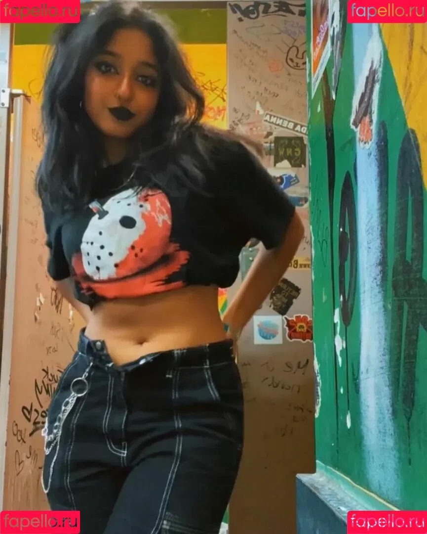 Maitreyi Ramakrishnan Onlyfans Photo Gallery 