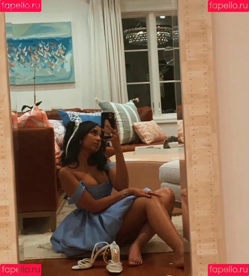 Maitreyi Ramakrishnan Onlyfans Photo Gallery 