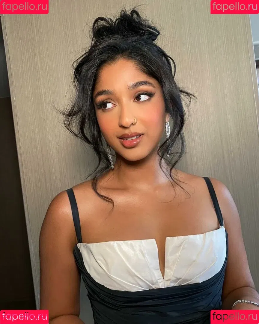 Maitreyi Ramakrishnan Onlyfans Photo Gallery 