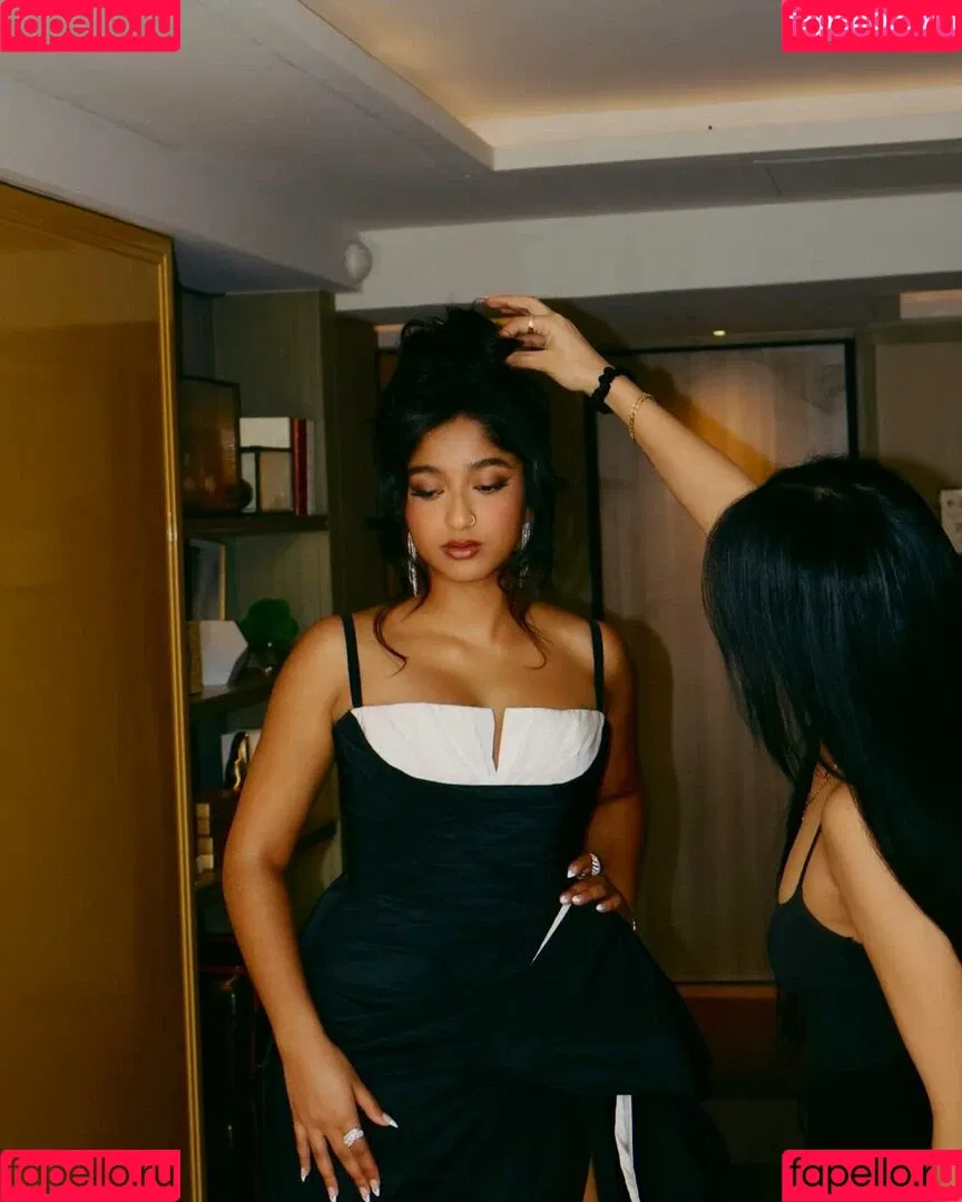Maitreyi Ramakrishnan Onlyfans Photo Gallery 