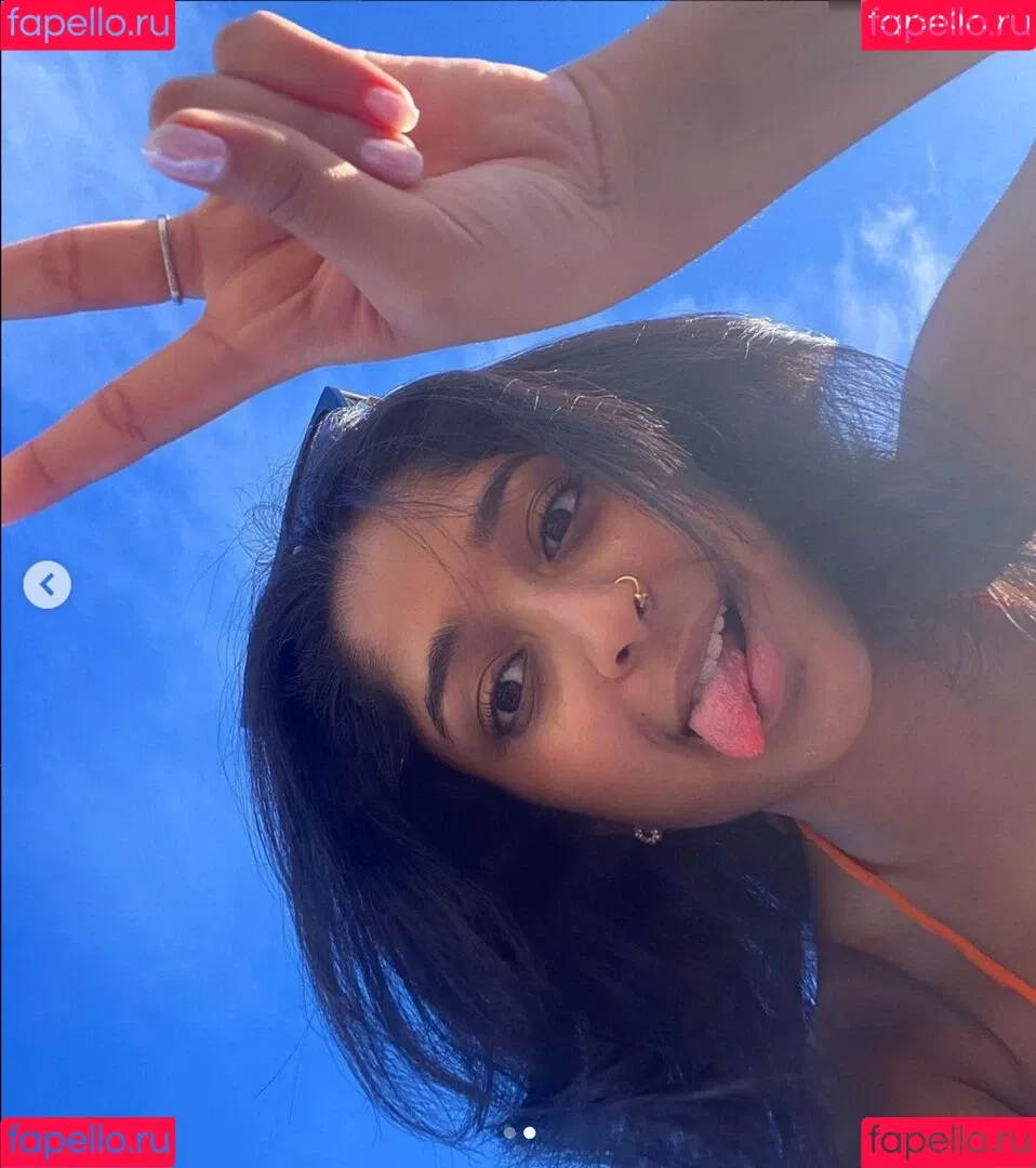 Maitreyi Ramakrishnan Onlyfans Photo Gallery 