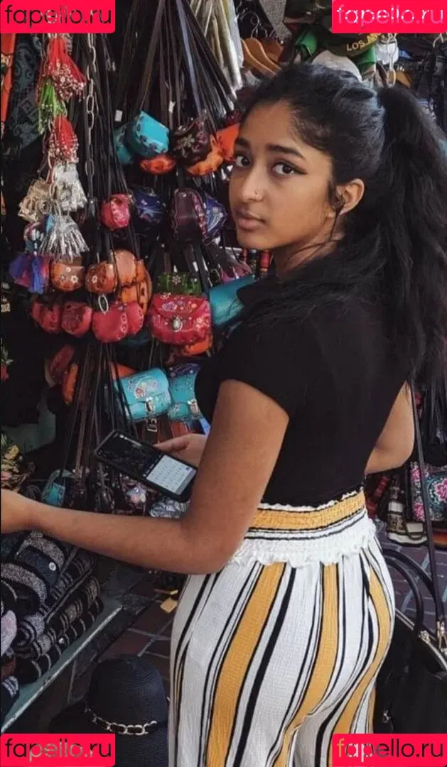 Maitreyi Ramakrishnan Onlyfans Photo Gallery 