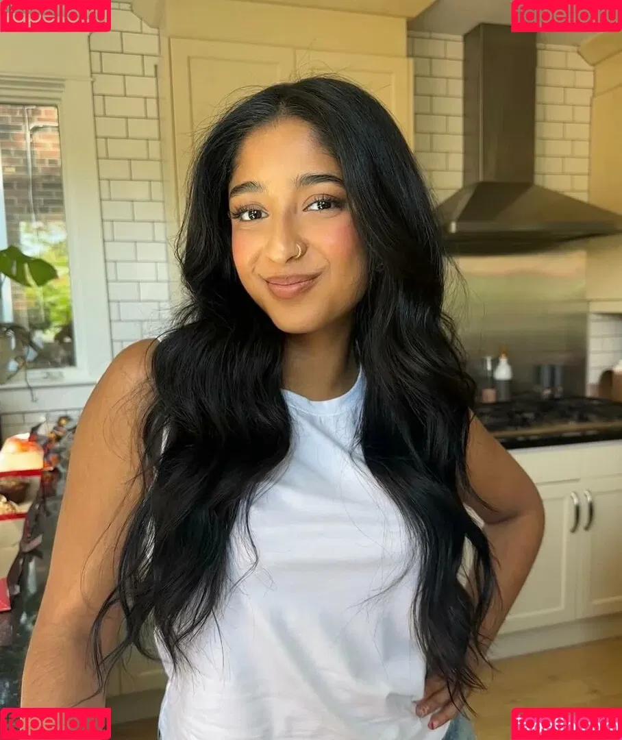 Maitreyi Ramakrishnan Onlyfans Photo Gallery 