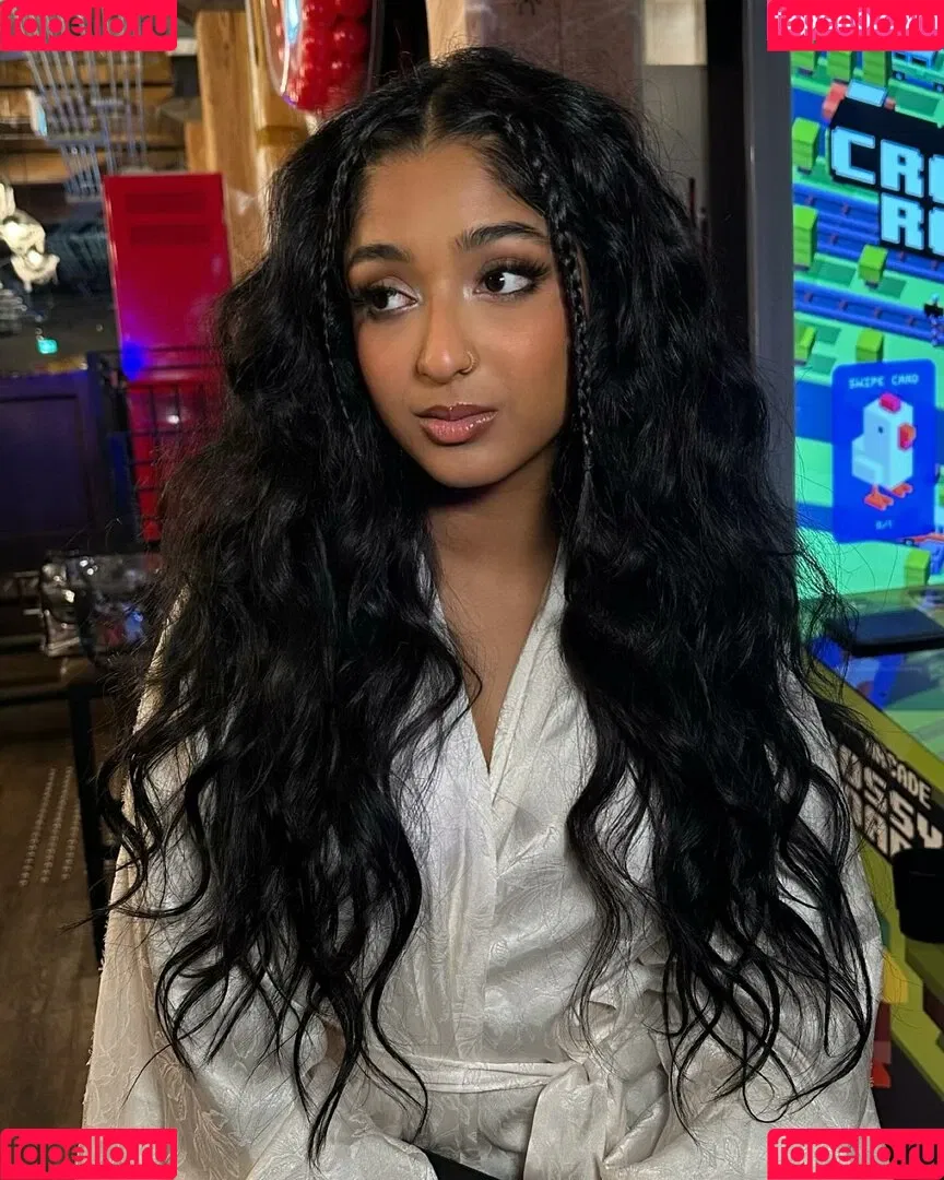 Maitreyi Ramakrishnan Onlyfans Photo Gallery 