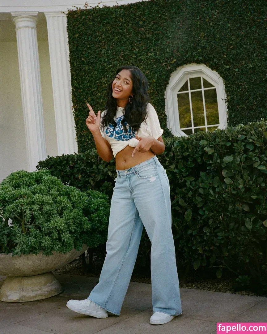 Maitreyi Ramakrishnan Onlyfans Photo Gallery 