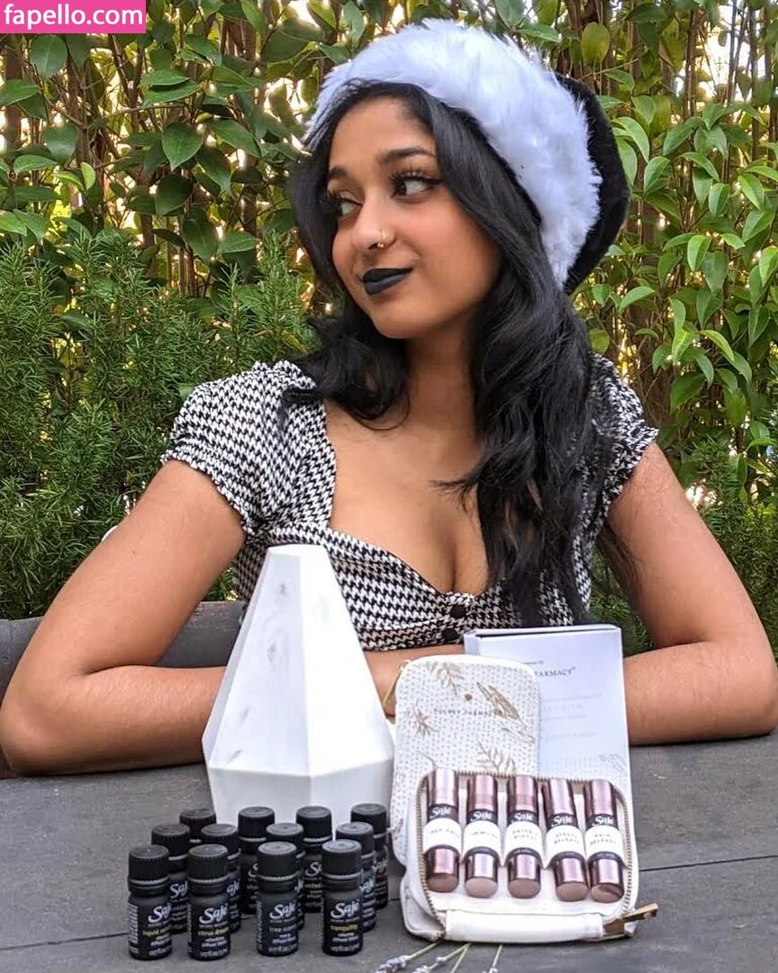 Maitreyi Ramakrishnan Onlyfans Photo Gallery 