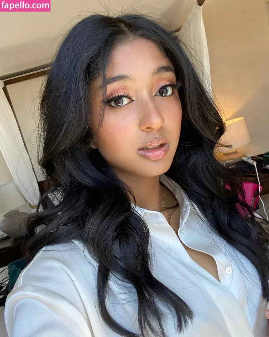 Maitreyi Ramakrishnan Onlyfans Photo Gallery 