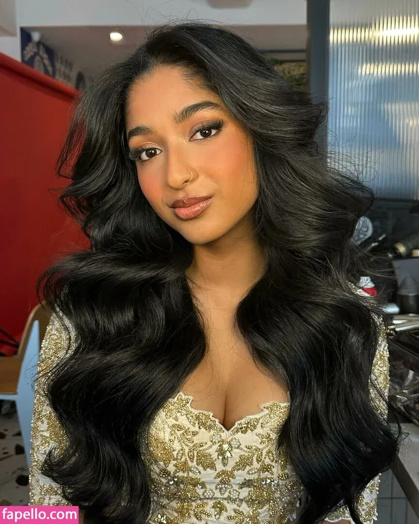 Maitreyi Ramakrishnan Onlyfans Photo Gallery 