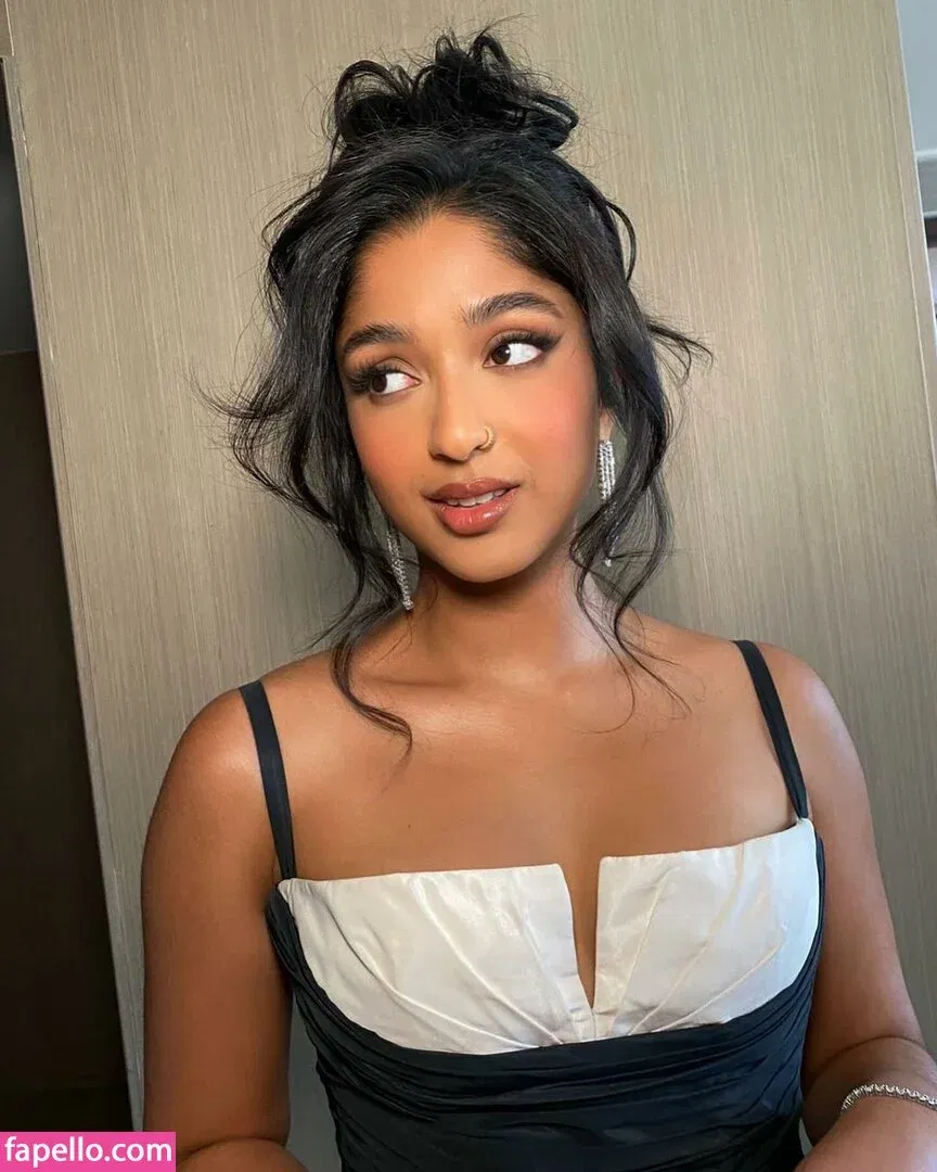 Maitreyi Ramakrishnan Onlyfans Photo Gallery 