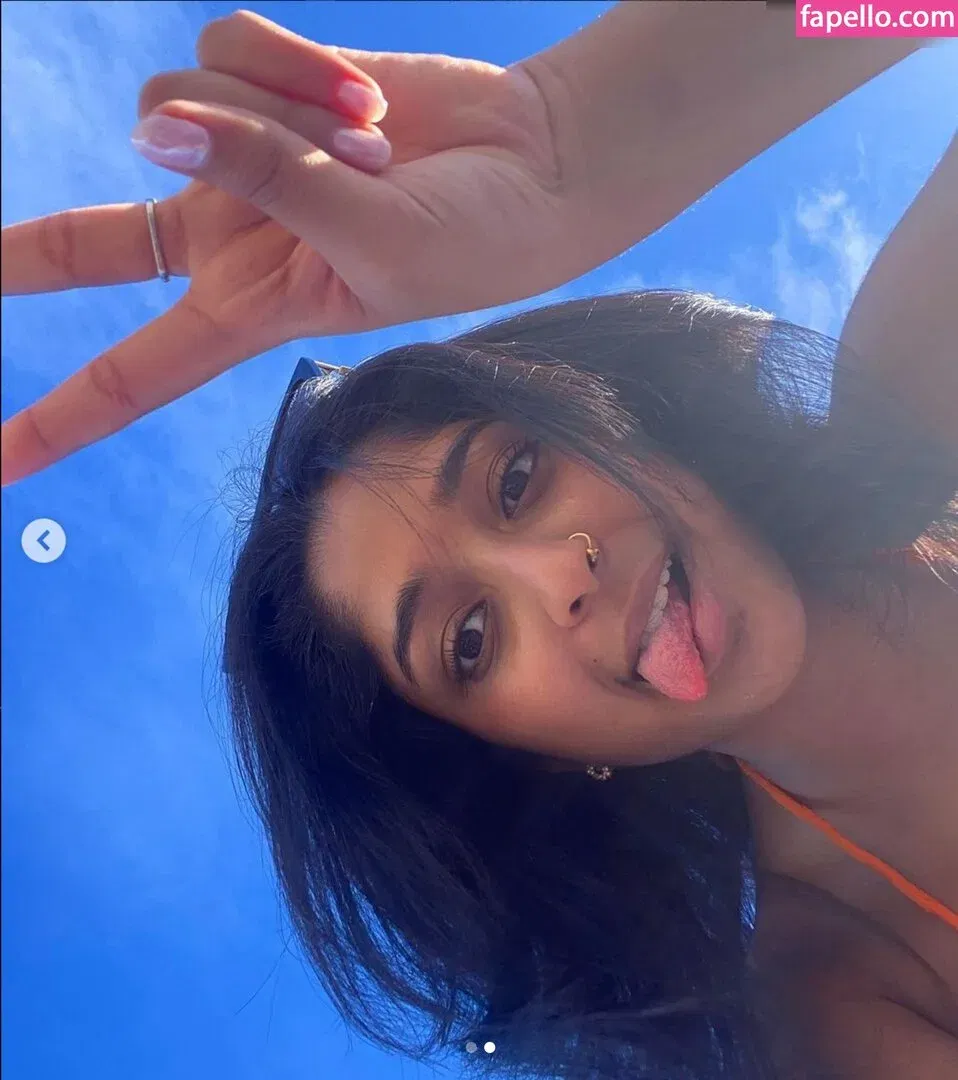 Maitreyi Ramakrishnan Onlyfans Photo Gallery 