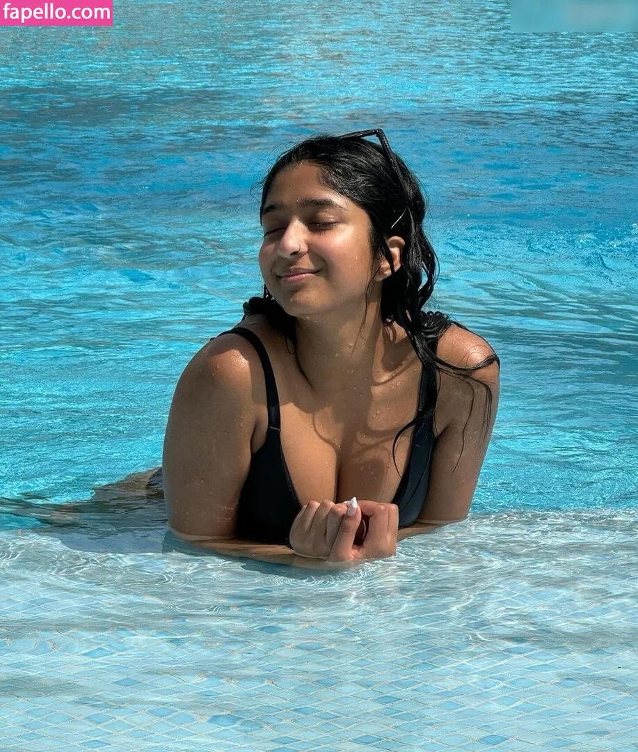 Maitreyi Ramakrishnan Onlyfans Photo Gallery 