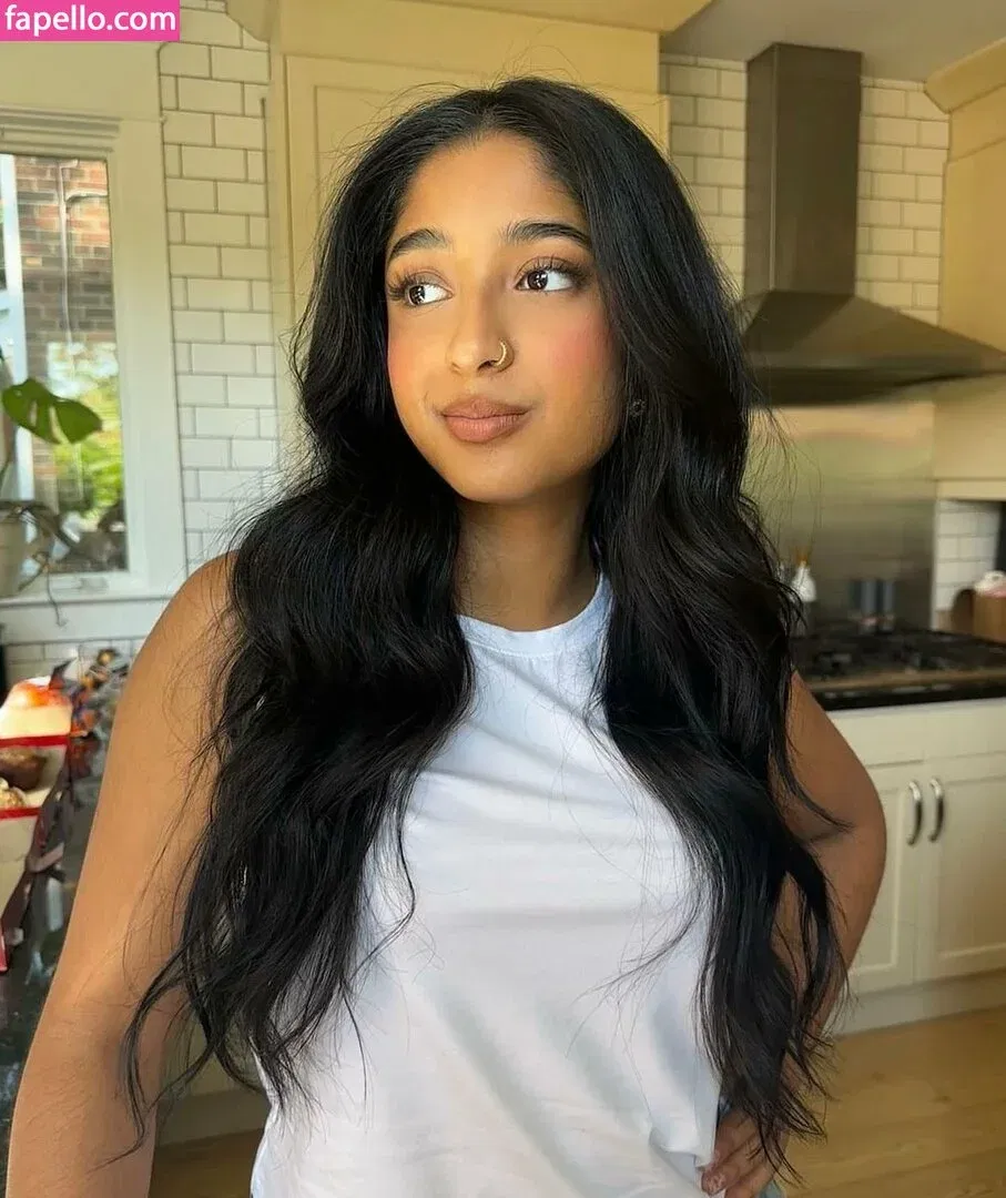 Maitreyi Ramakrishnan Onlyfans Photo Gallery 