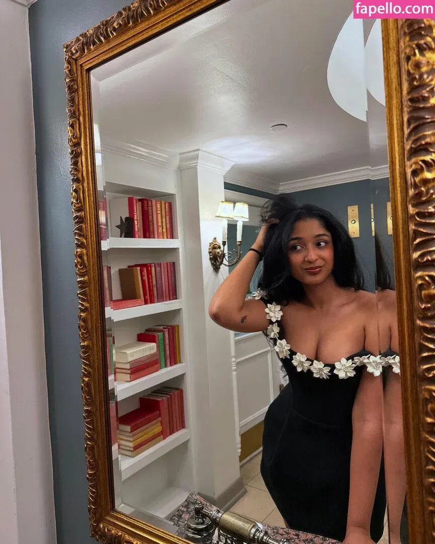 Maitreyi Ramakrishnan Onlyfans Photo Gallery 