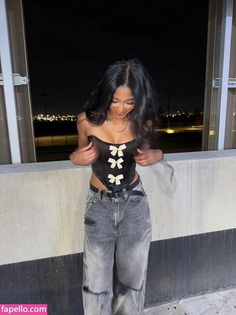 Maitreyi Ramakrishnan Onlyfans Photo Gallery 