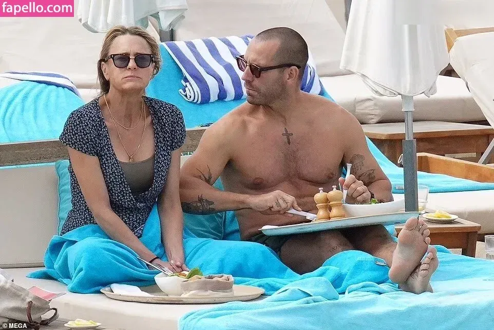 Robin Wright Onlyfans Photo Gallery 