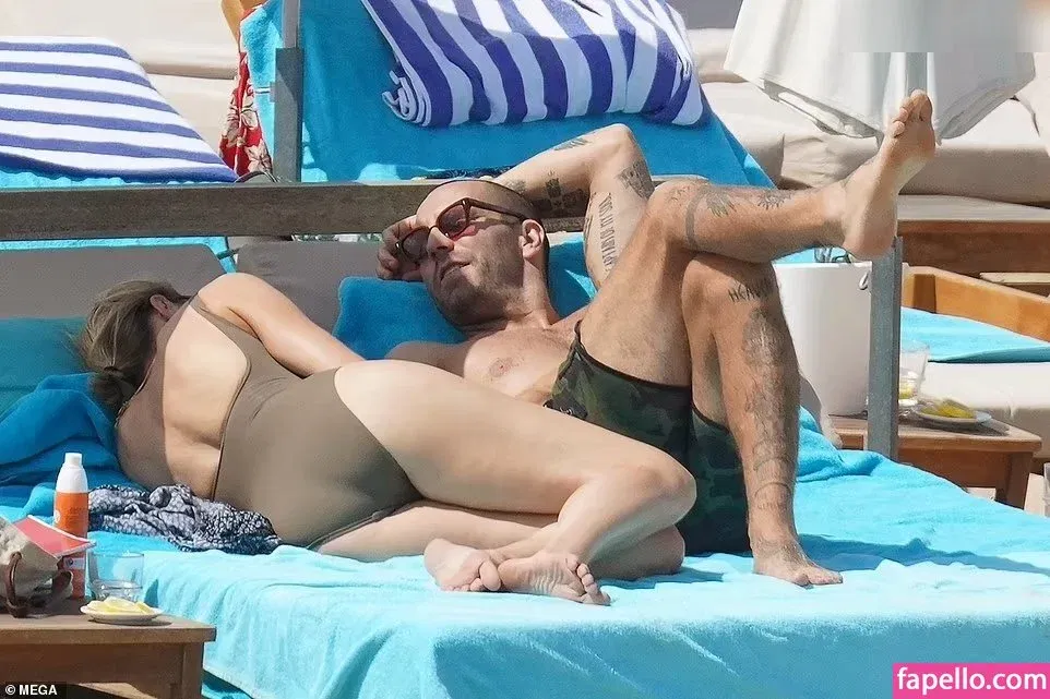 Robin Wright Onlyfans Photo Gallery 