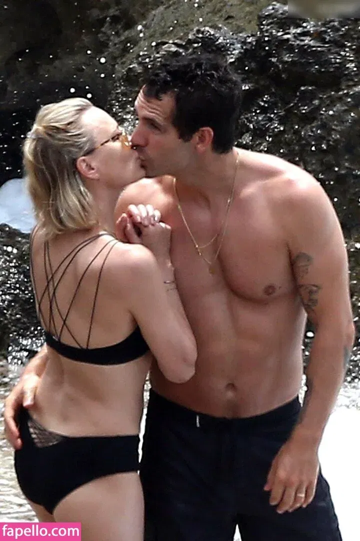 Robin Wright Onlyfans Photo Gallery 