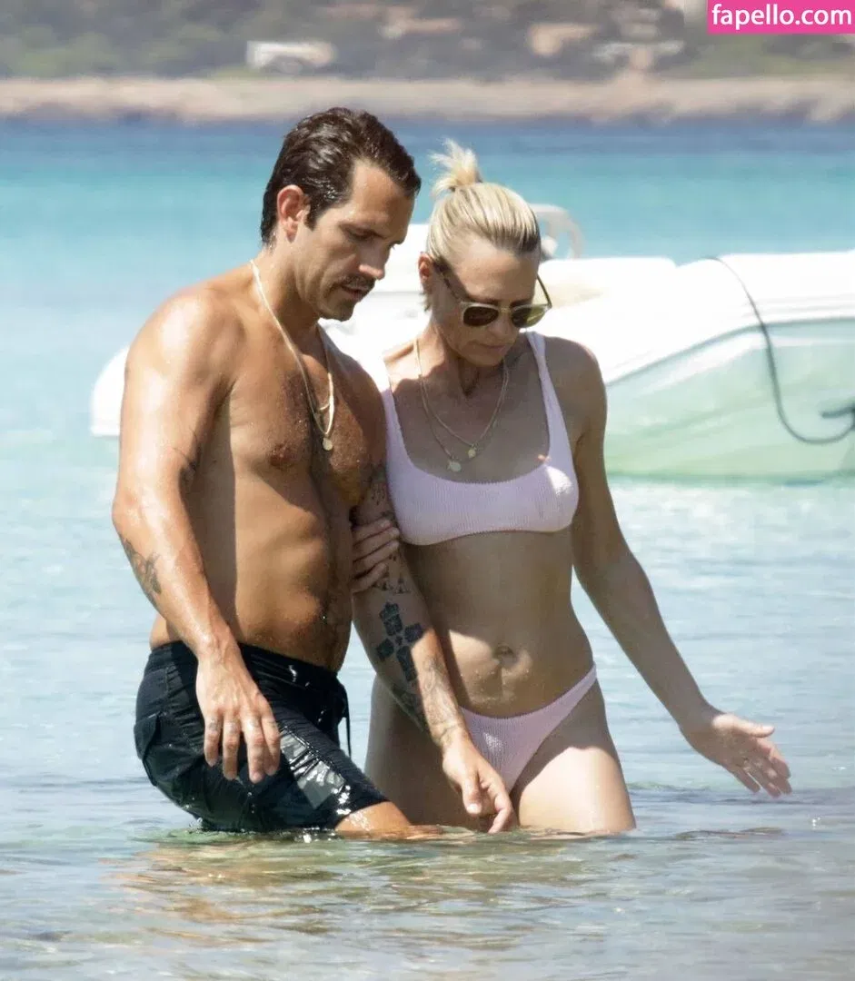 Robin Wright Onlyfans Photo Gallery 