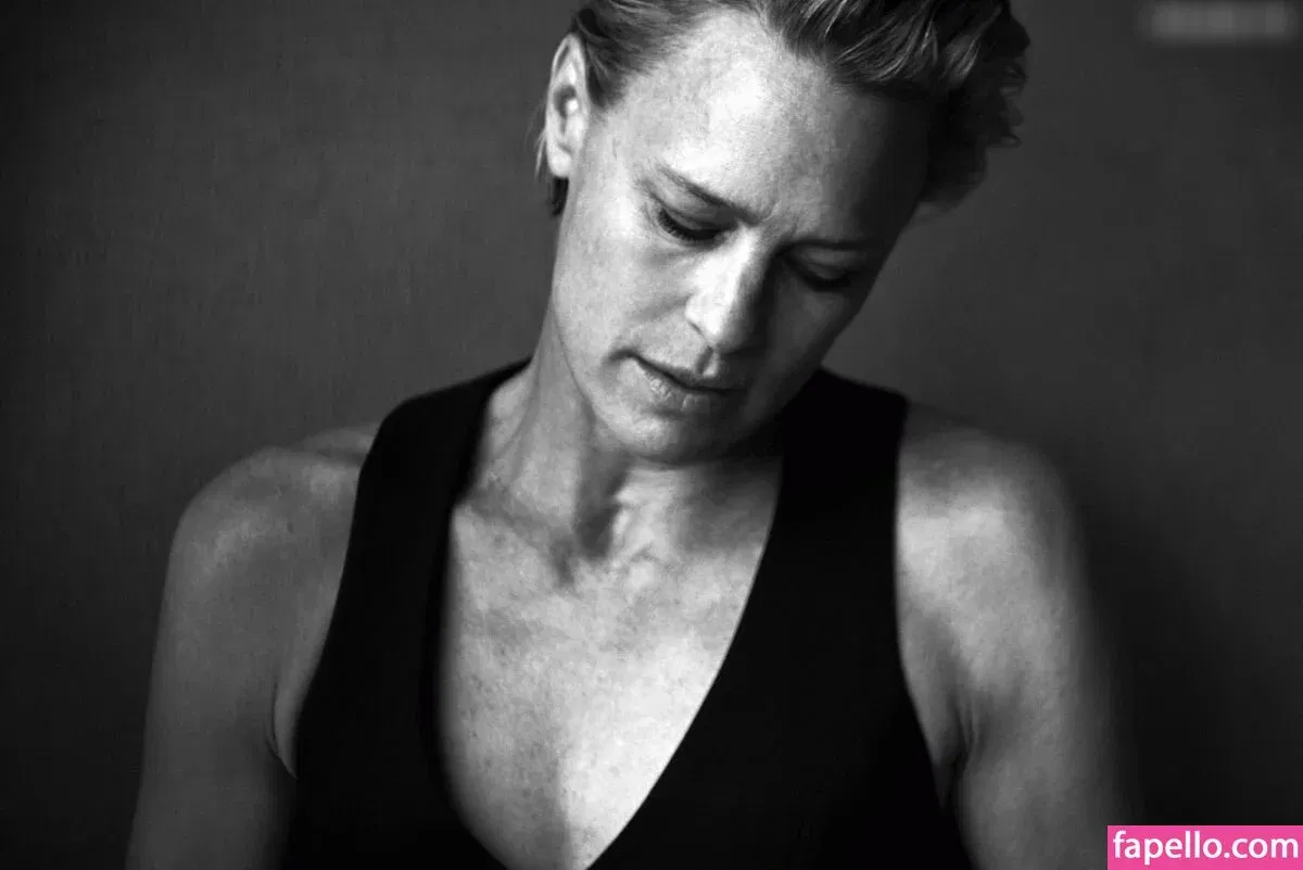 Robin Wright Onlyfans Photo Gallery 