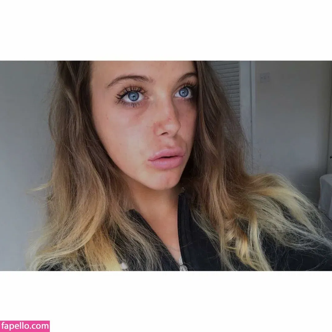 Bobbie Cook Onlyfans Photo Gallery 