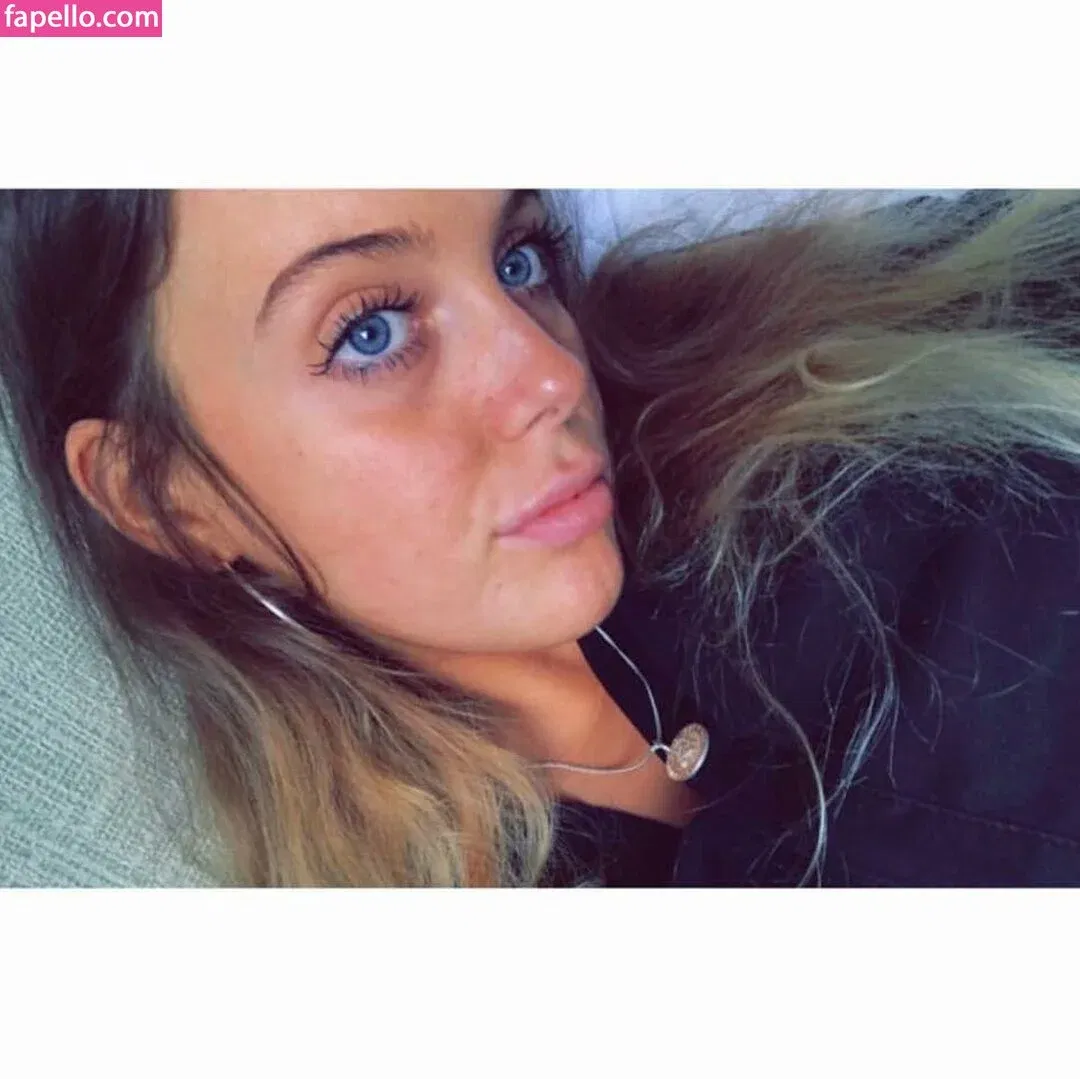 Bobbie Cook Onlyfans Photo Gallery 