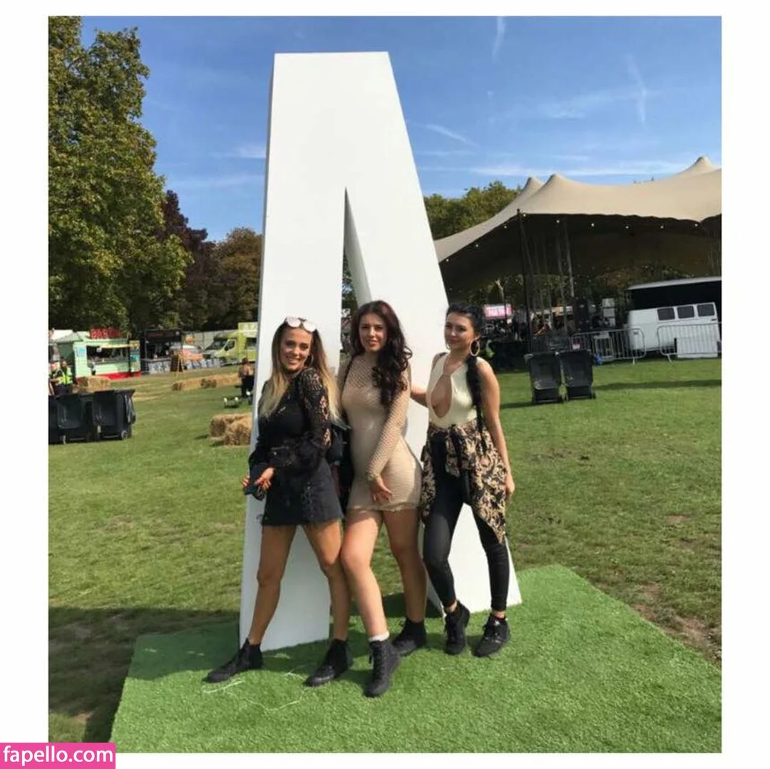 Bobbie Cook Onlyfans Photo Gallery 