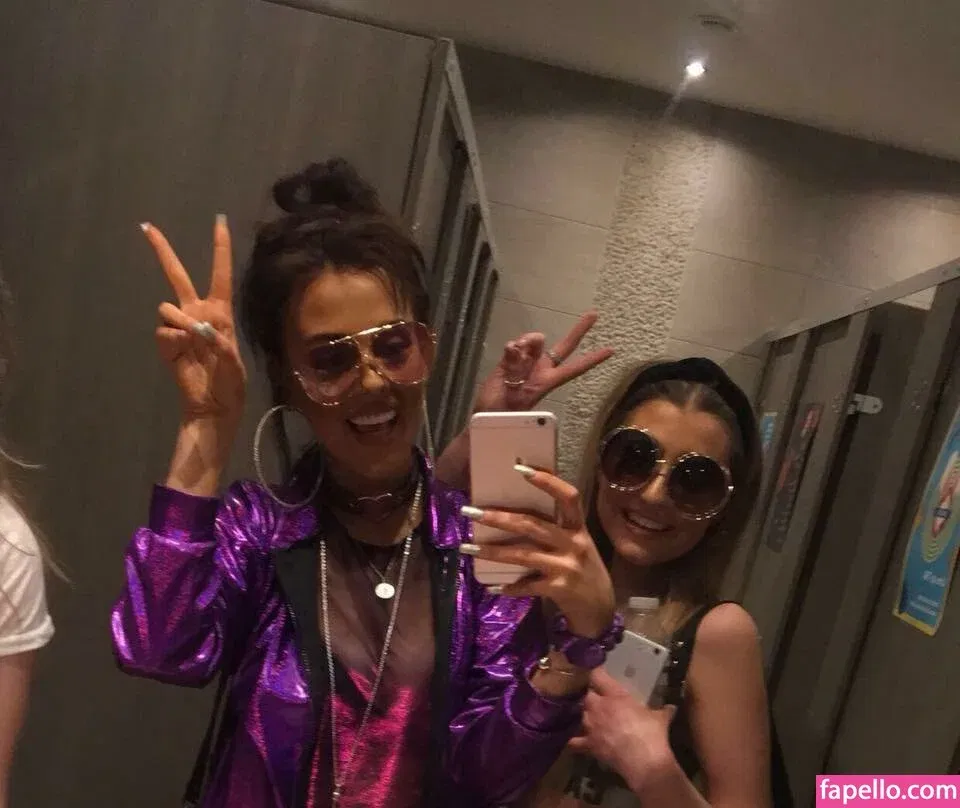 Bobbie Cook Onlyfans Photo Gallery 