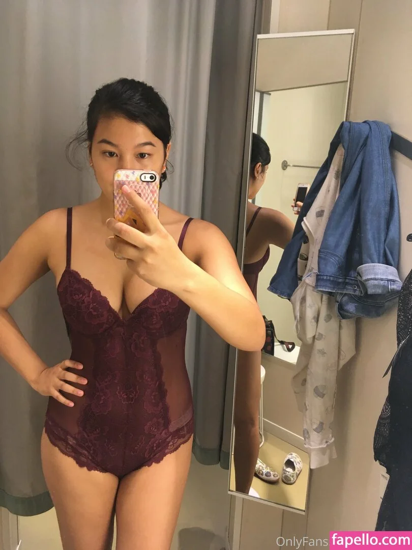 liskissesf Onlyfans Photo Gallery 