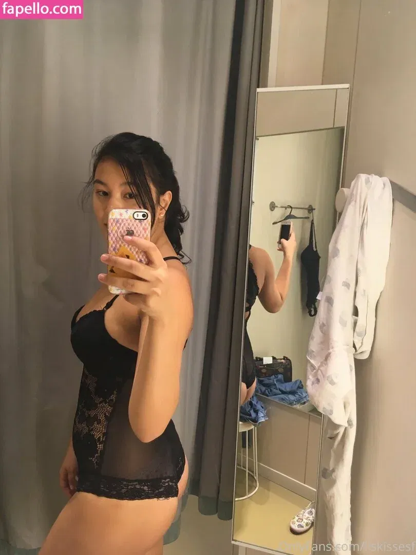 liskissesf Onlyfans Photo Gallery 