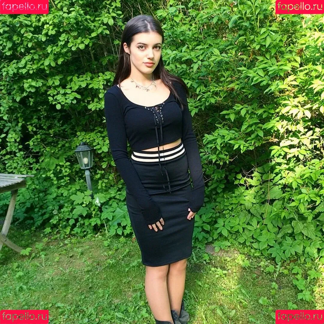 Solomonica De Winter Onlyfans Photo Gallery 