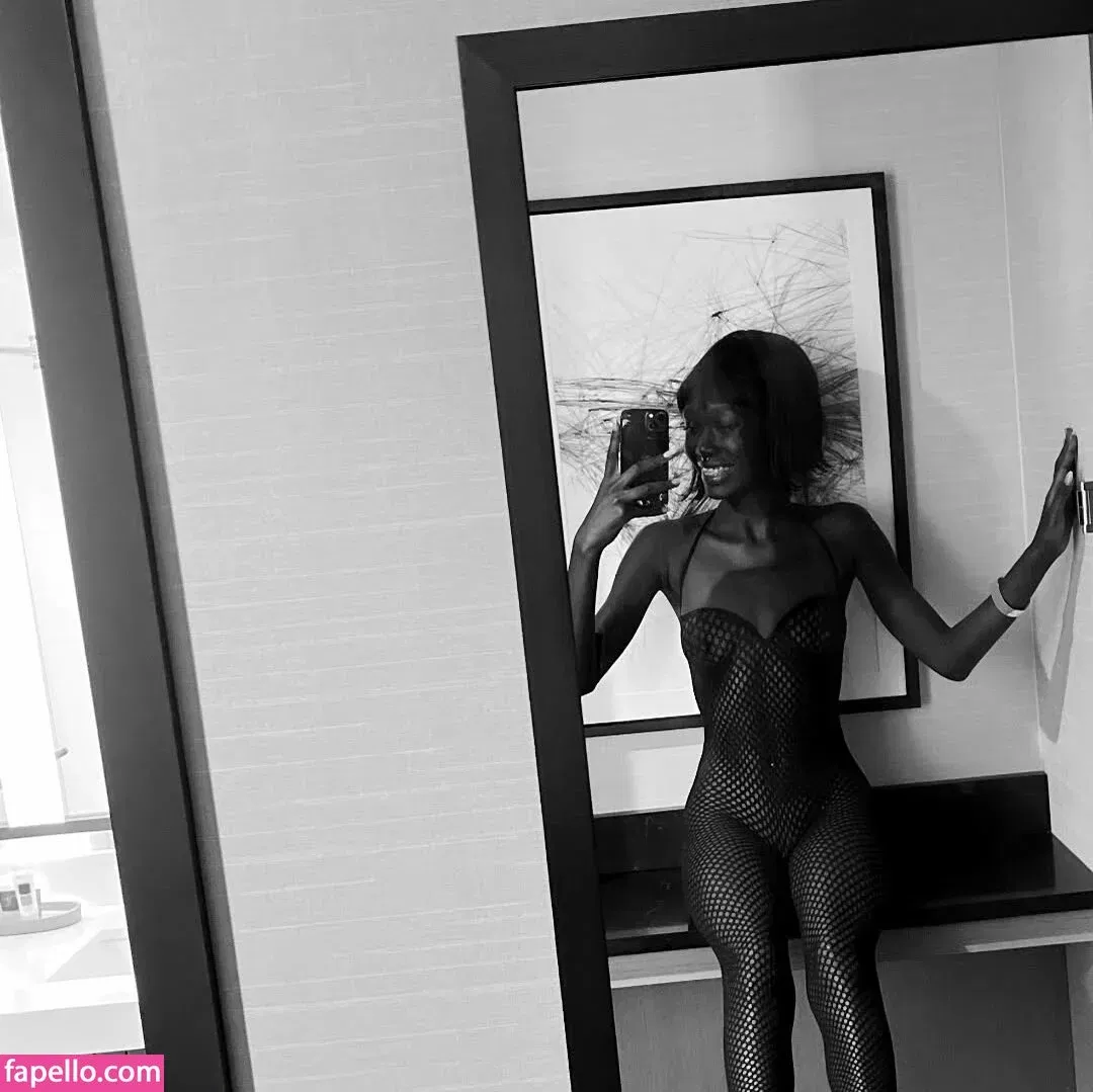 monamonhoe Onlyfans Photo Gallery 