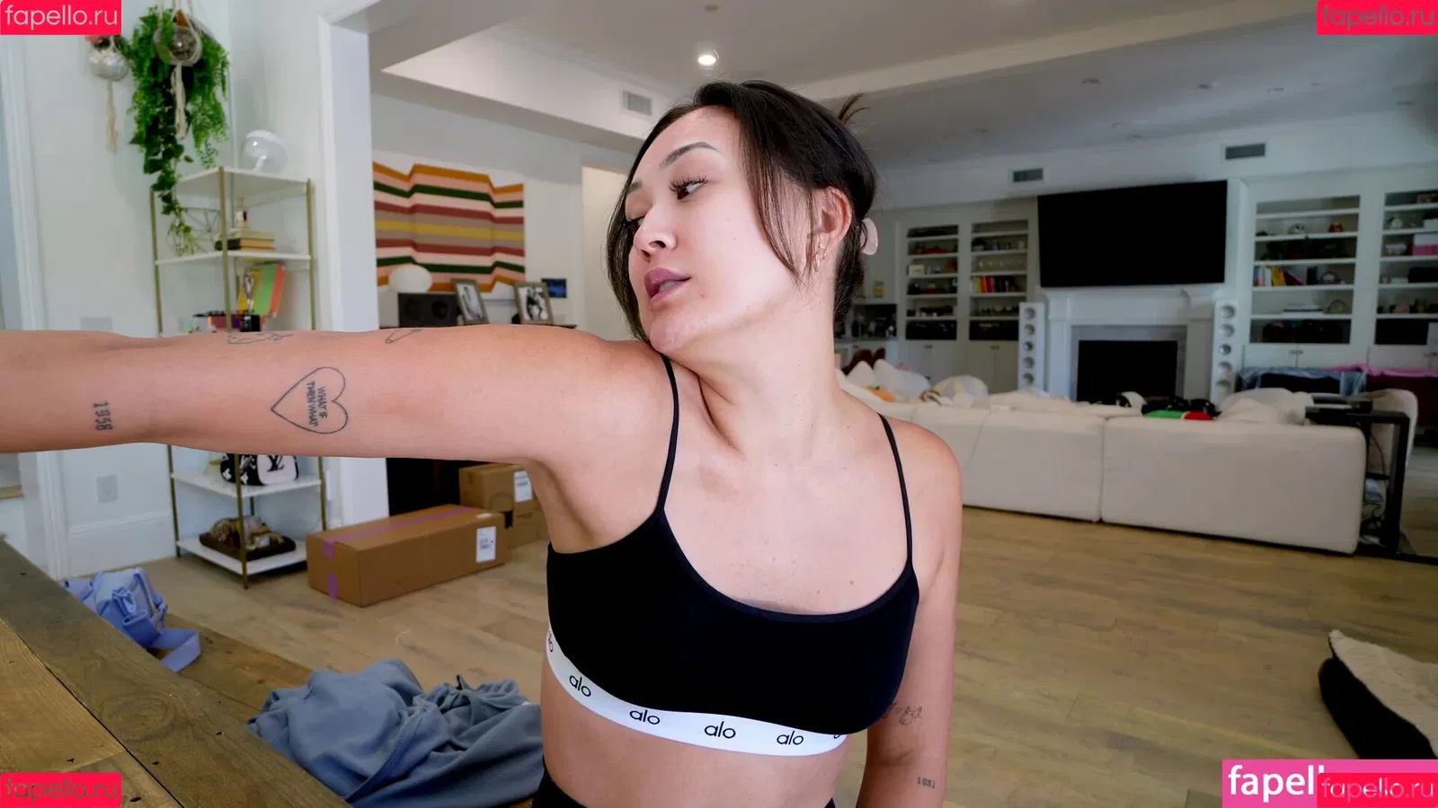 LaurDIY Onlyfans Photo Gallery 