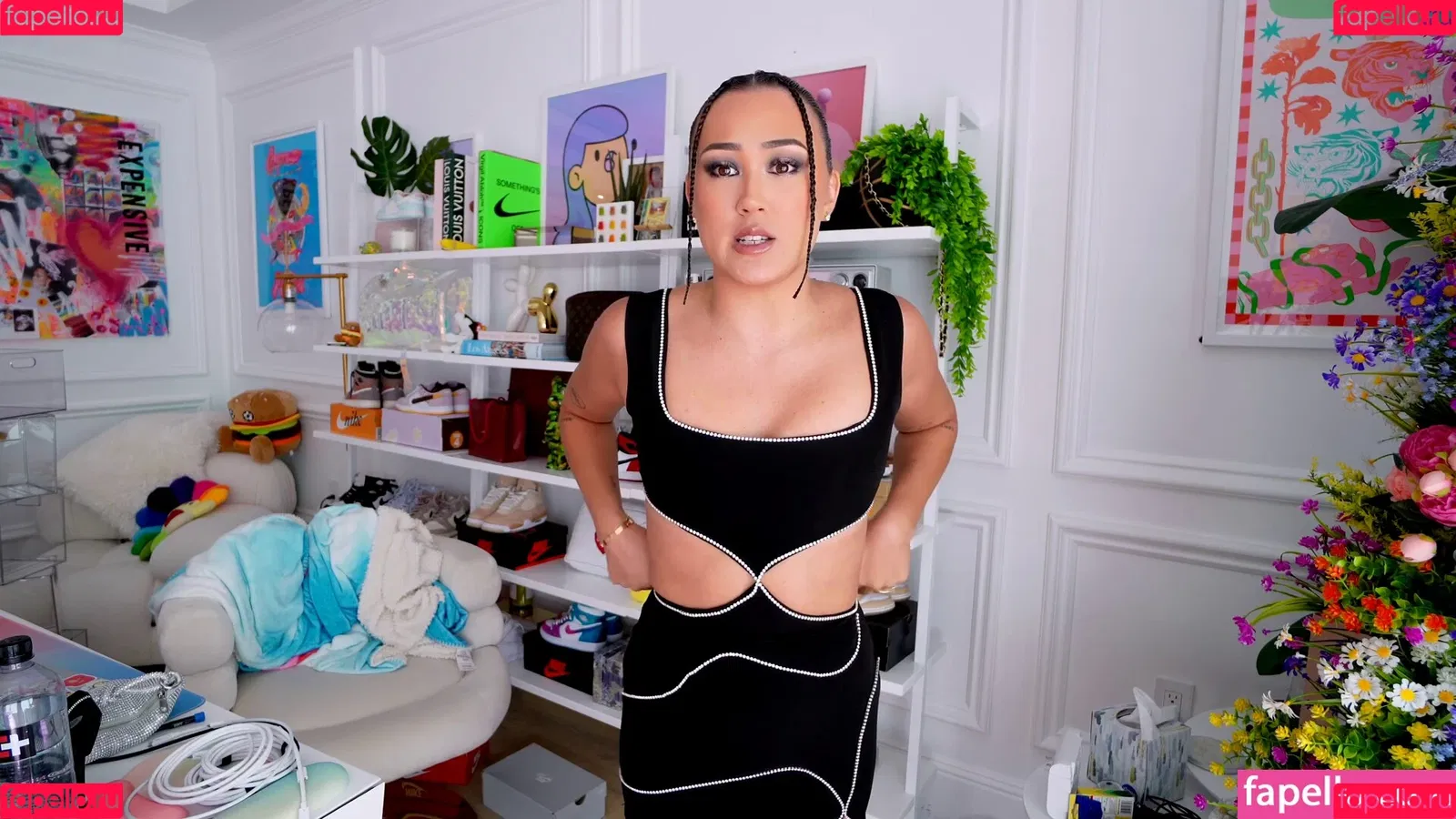 LaurDIY Onlyfans Photo Gallery 