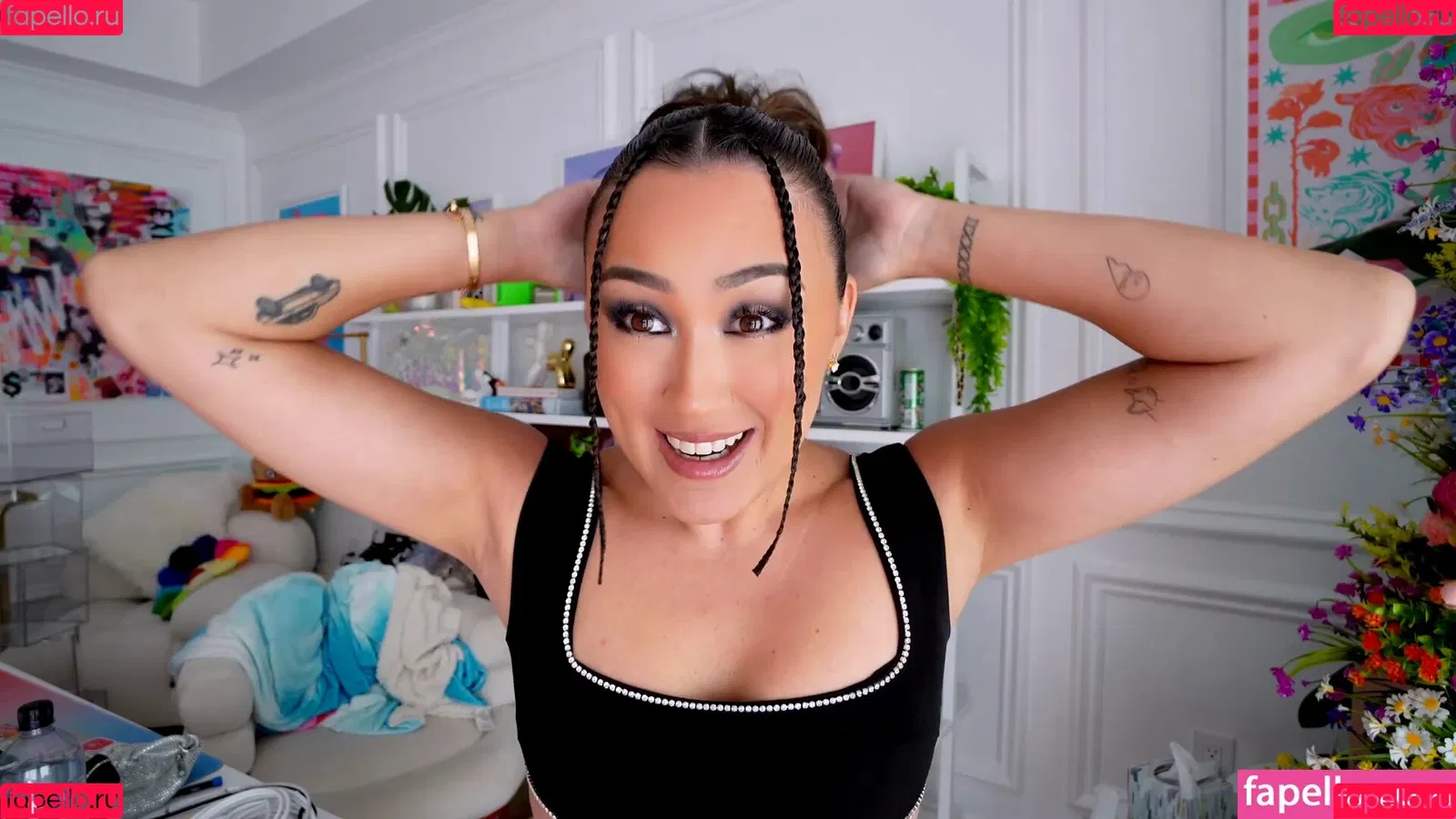 LaurDIY Onlyfans Photo Gallery 