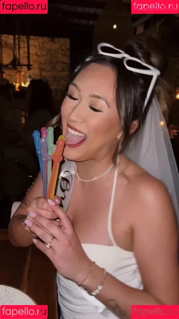 LaurDIY Onlyfans Photo Gallery 