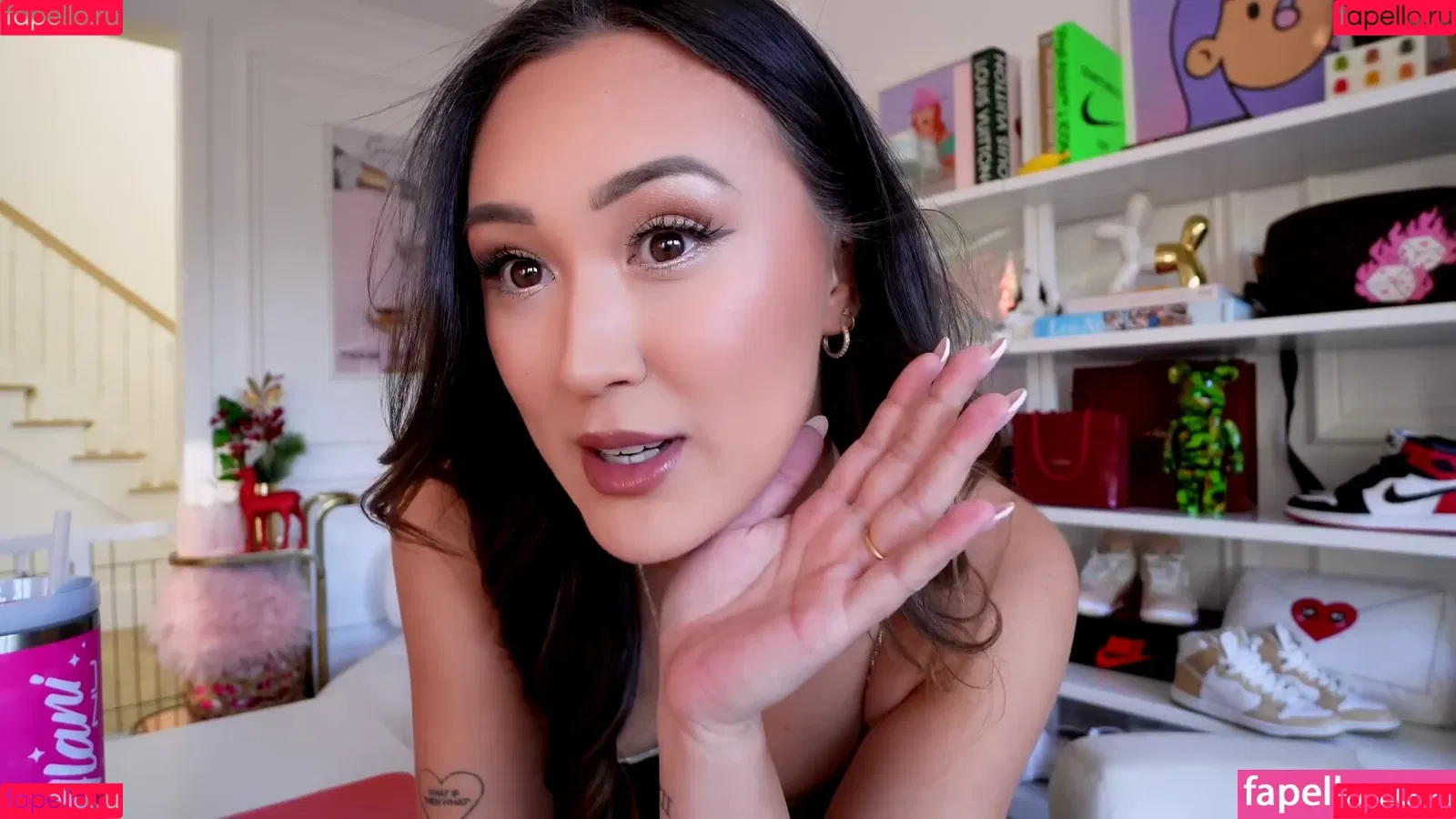 LaurDIY Onlyfans Photo Gallery 