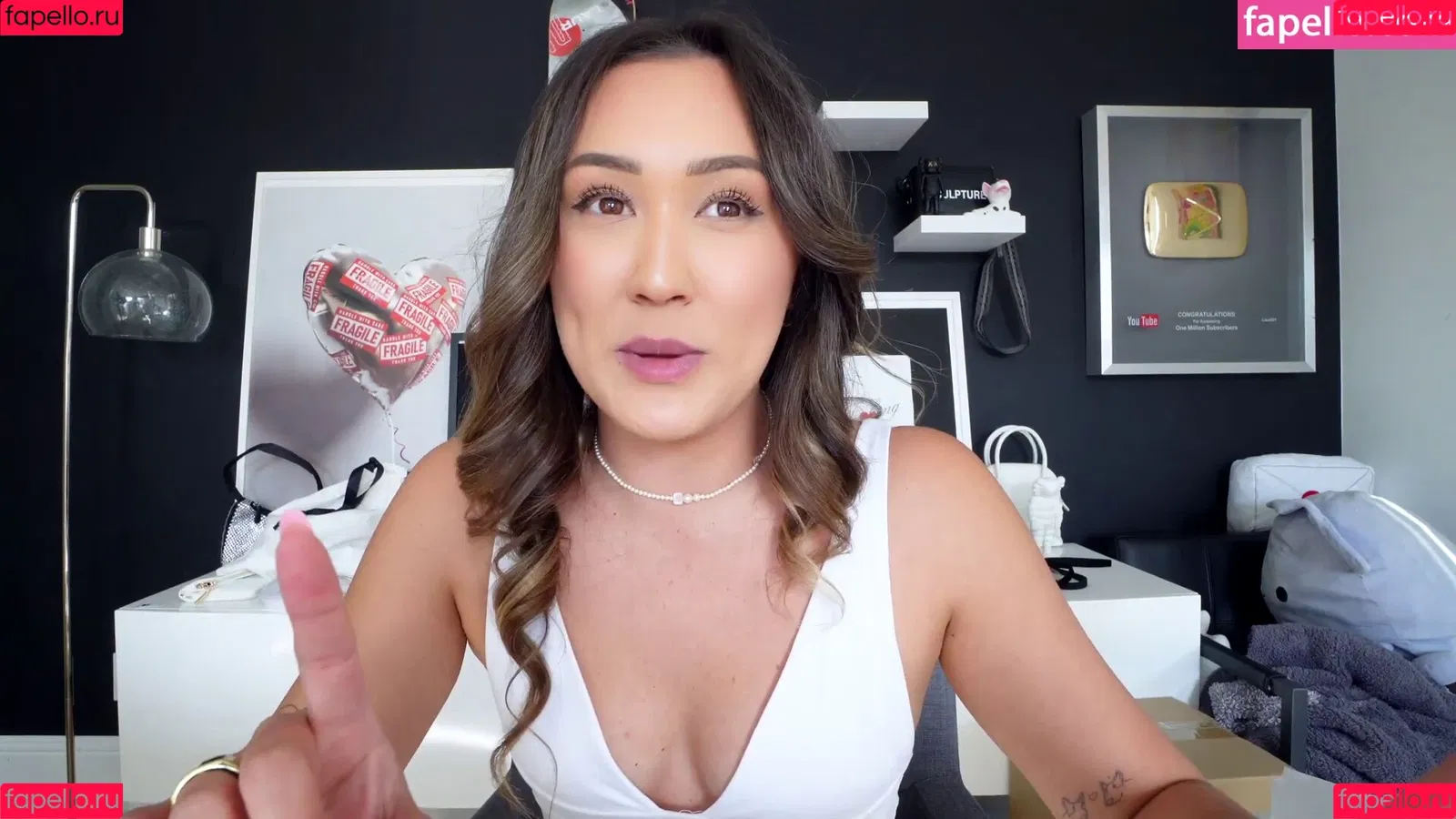 LaurDIY Onlyfans Photo Gallery 