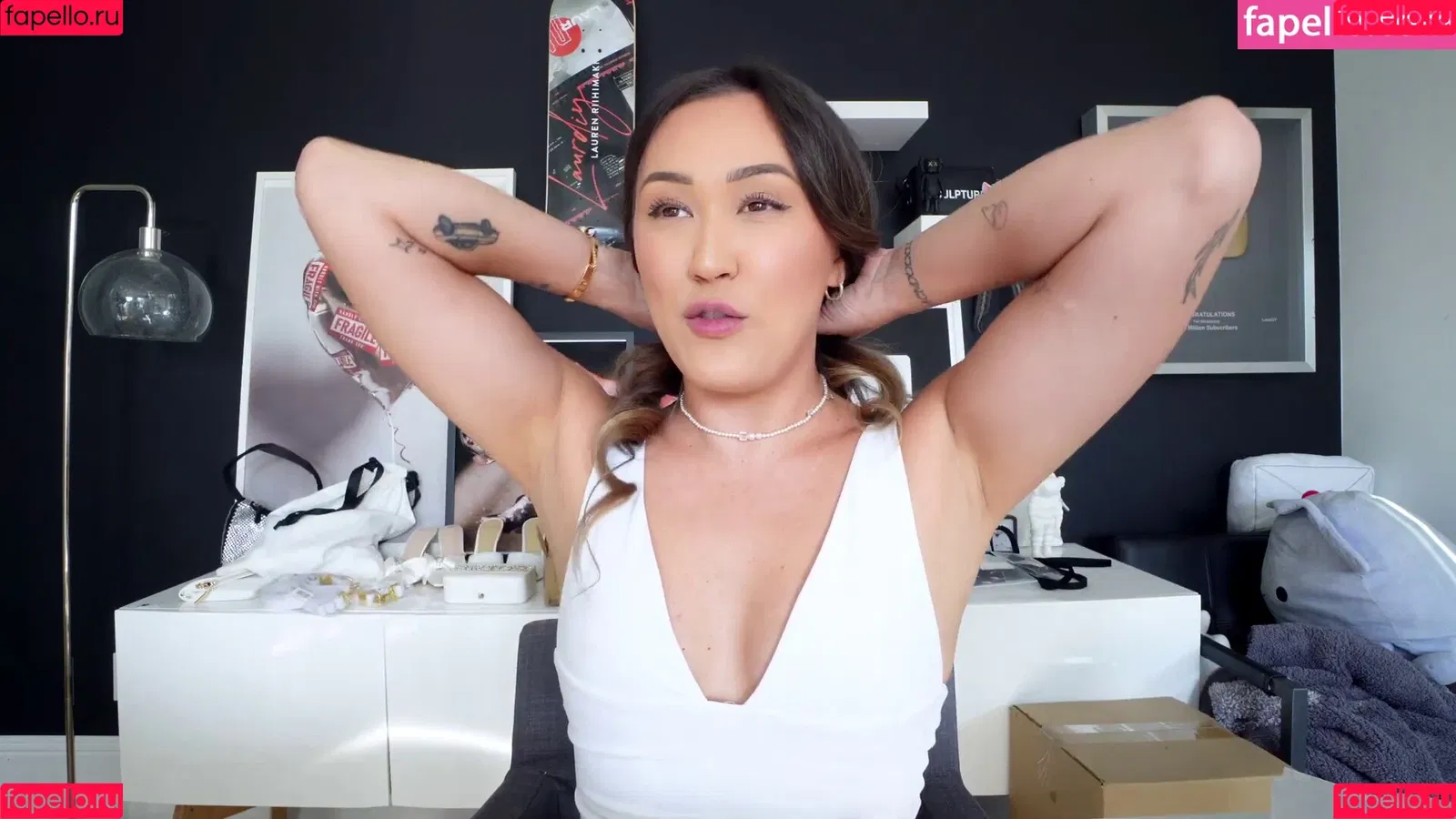 LaurDIY Onlyfans Photo Gallery 
