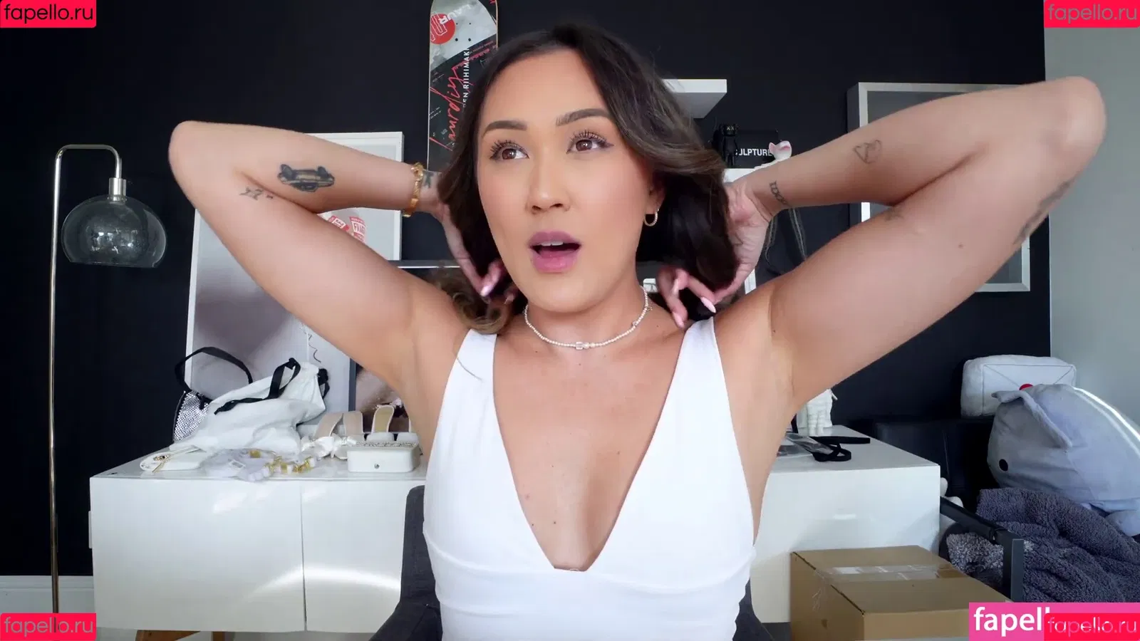 LaurDIY Onlyfans Photo Gallery 