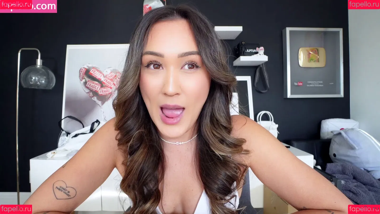 LaurDIY Onlyfans Photo Gallery 